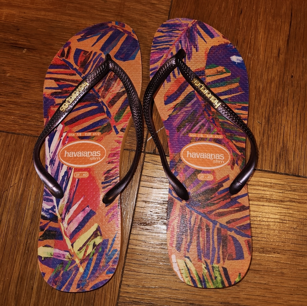 Havaianas flip flops, tropical print, size 7/8